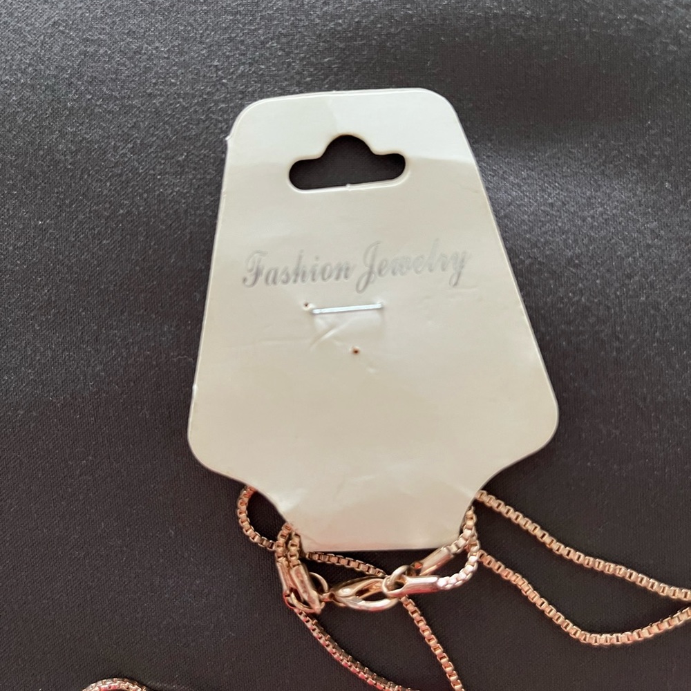 Flower gem necklace